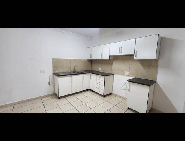 4 BEDROOM HOUSE FOR SALE IN CRAIGIEBURN